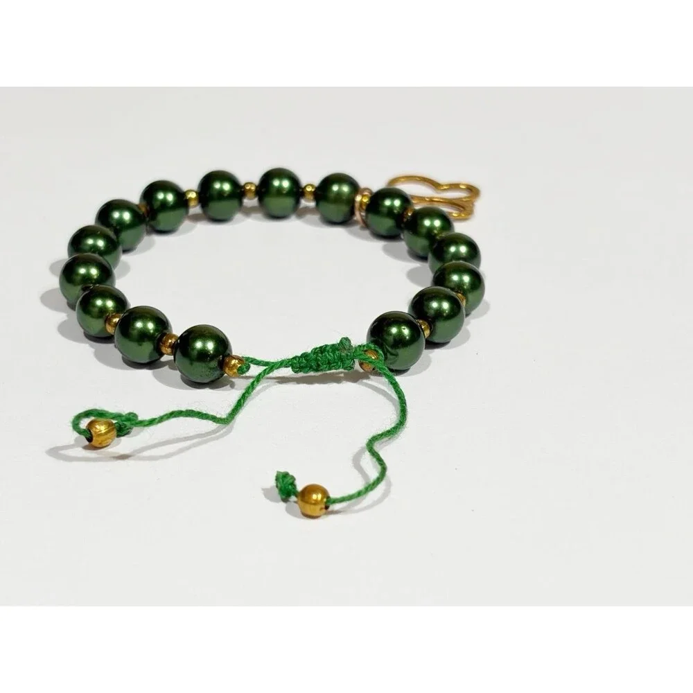 Green Beaded Bracelet Gold Butterfly Charm Adjustable Handmade Boho - Picture 5 of 5